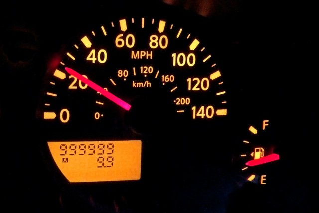 Nissan с пробегом 1,6 млн км вернули на завод. Владельцу выдали новый