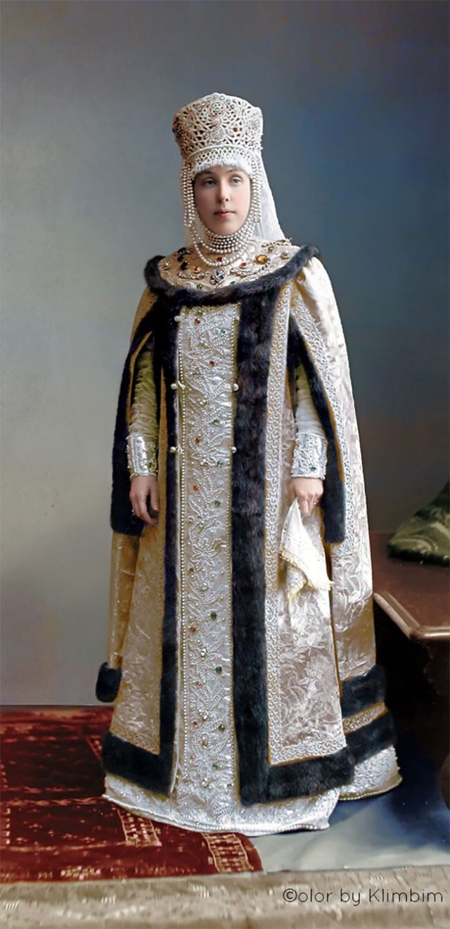 Костюмированный бал Романовых - фотографии 1903 года в цвете