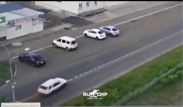 Мотохруст без прав, без шлема и на незарегистрированном мотоцикле