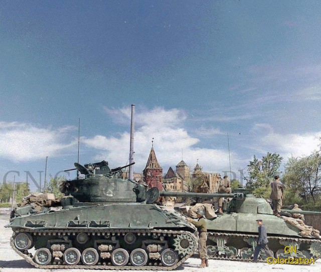 Цветные фотографии бронетехники времён Второй мировой войны
