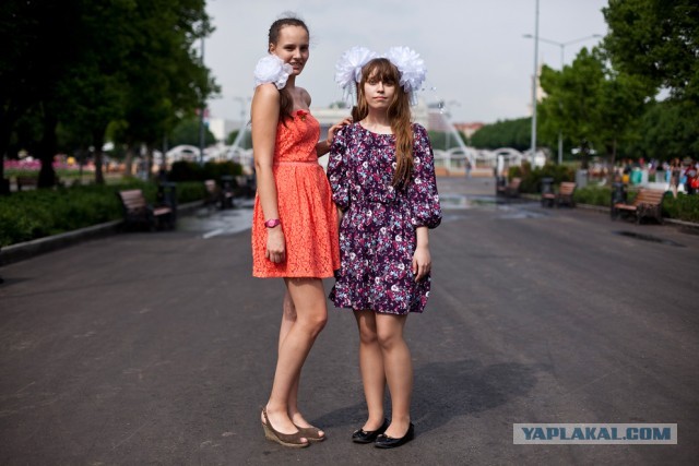 Школьницы на последнем звонке 2013