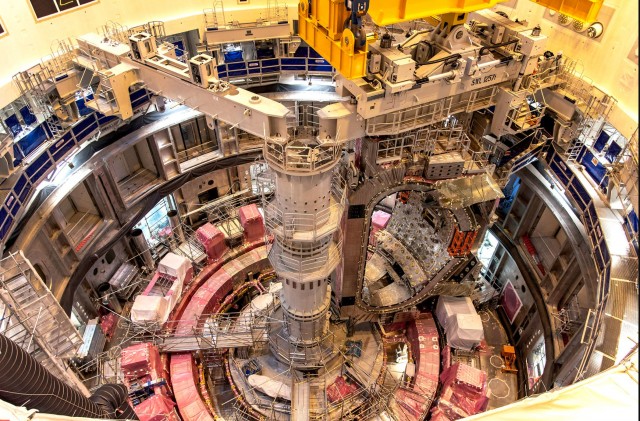 150 миллионов градусов Цельсия: крупнейший в мире ядерный реактор получил магнитное ядро массой 3000 тонн