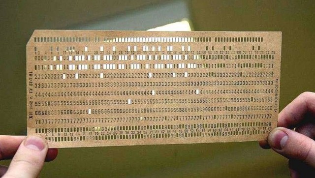 Это они ещё размеры видеокассеты не видели