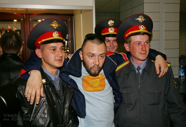 Сгорела хата, гори сарай...
