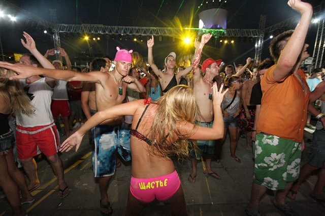 Z-18: В Крыму стартовал «КаZантип»!