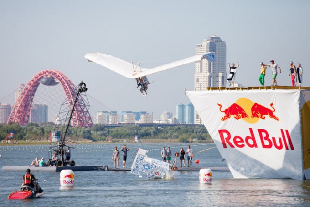 Red Bull Flugtag 2015: полет головы Михалкова