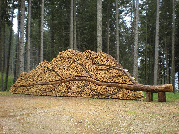 Раскладывать красиво дрова — тоже искусство