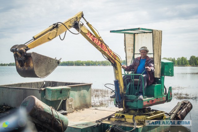 Авиастроитель из Кыштыма создал "флотилию" экскаваторов для спасения озер