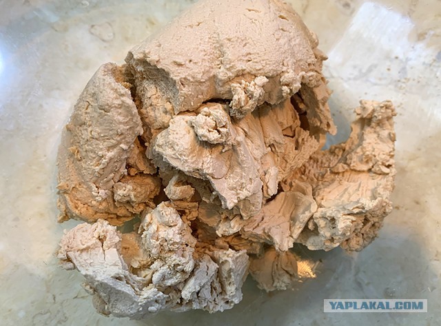 Быстро-вкусно: пирог на сметане с персиками