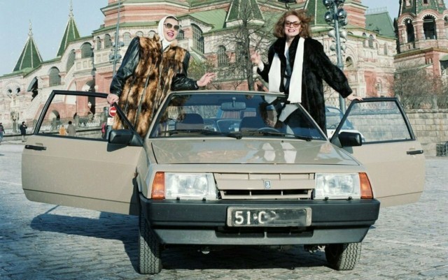 Девчата из 90-х и 2000-х 03.12.2025