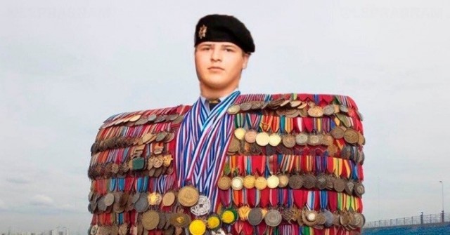 Беспилотники атаковали Грозный, взрывы произошли вблизи здания ФСБ и российской военной базы