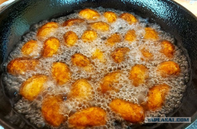 Жареный картофель. Кулинария.
