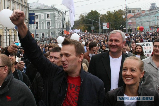 «Голубчики, холуи, предатели»