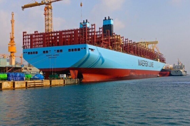 Что означает слово MAERSK, которое можно увидеть на грузовых контейнерах?