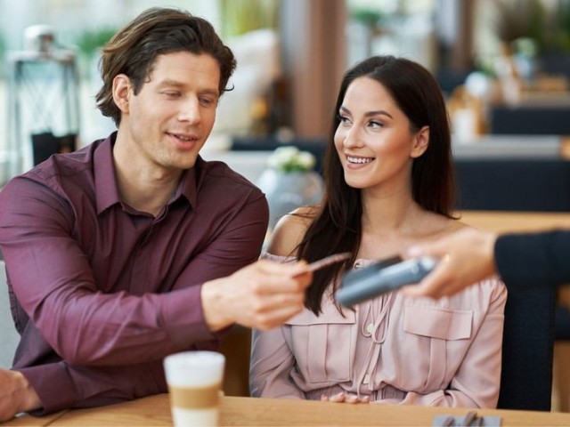 В России заявили, что обеспечением семьи следует заниматься мужчине