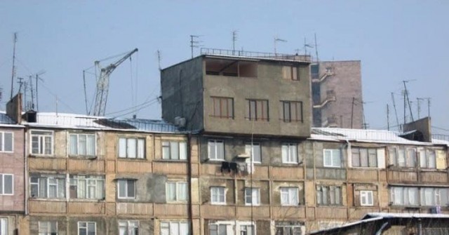 Дом в Махачкале обрушился из-за потопа