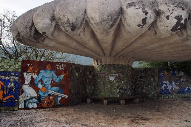 Остановки автобусные СССР. Искусство былое.