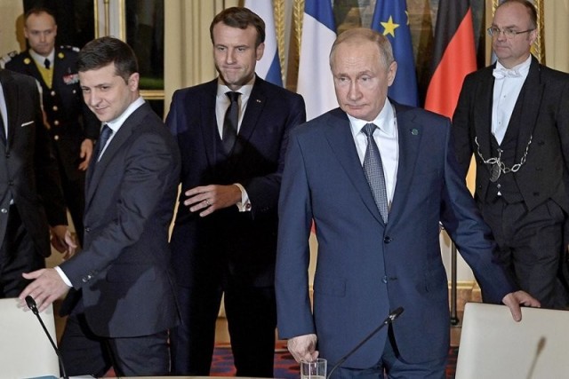 А Стармер жал руку Зеленскому?