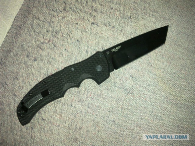 На острие ножа