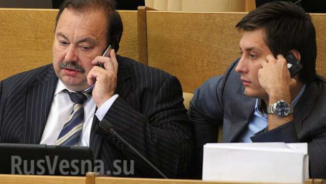Коллекторы изнасиловали должницу в ее квартире