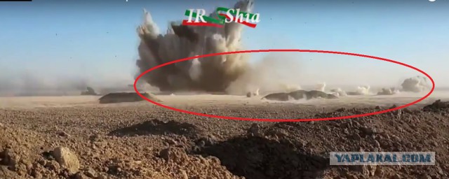 Смертник на джипе застрял во рву с водой.