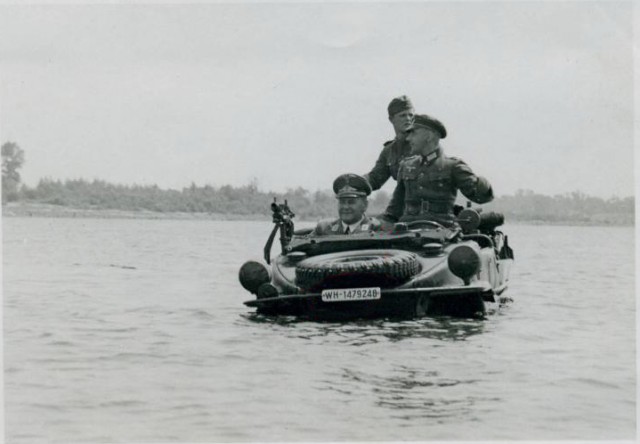 Жук-плавунец: тест-драйв Volkswagen Type 166 Schwimmwagen