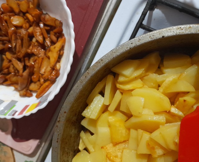 Рыжики с картофаном