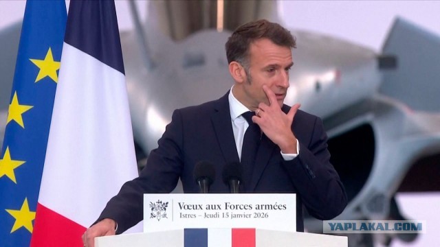 Опять жена отшлепала?