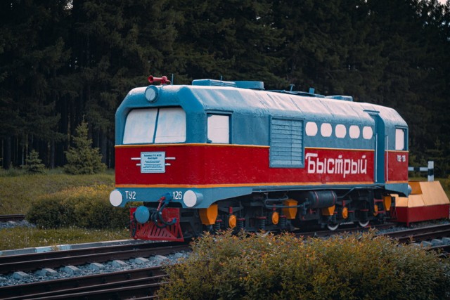 Памятник паровозу