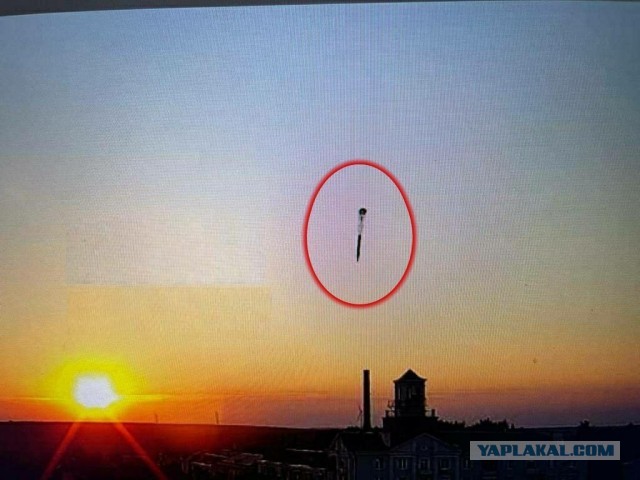 Кадры мощного удара баллистической ракетой по объекту на Украине