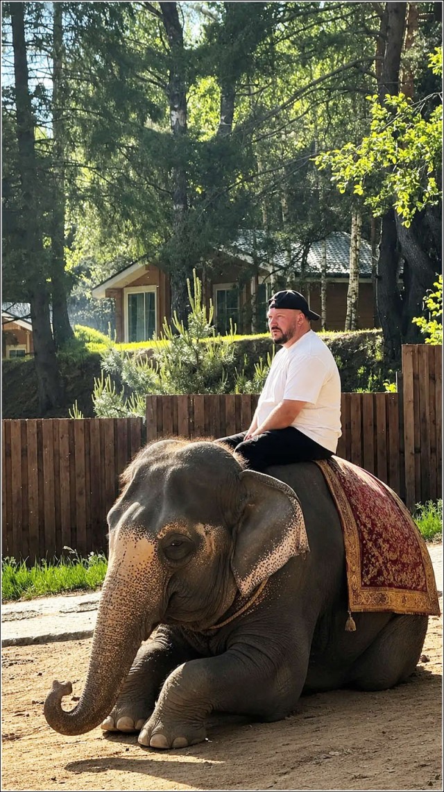 Сел на пенёк - но косарь вроде не должен...