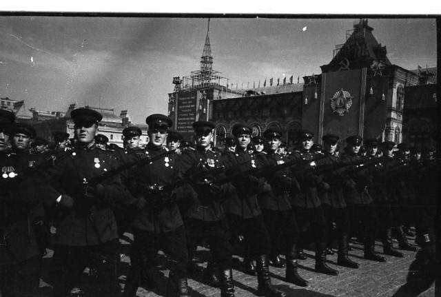 Военный парад весна 1951 года.