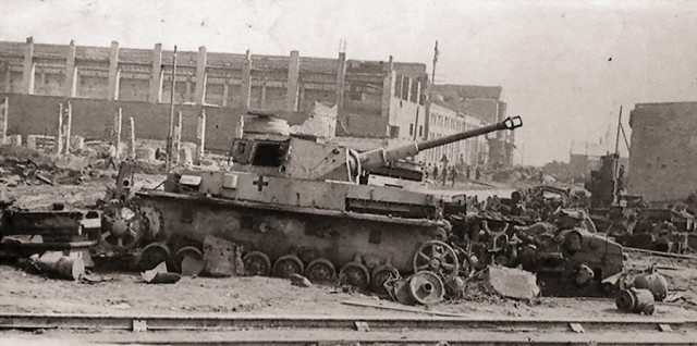 Броня в руинах Сталинграда