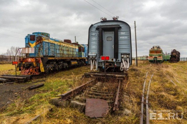 Фоторепортаж с секретной базы на Урале, где хранятся старинные поезда