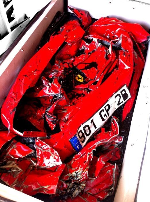 Что можно сотворить из битой Ferrari