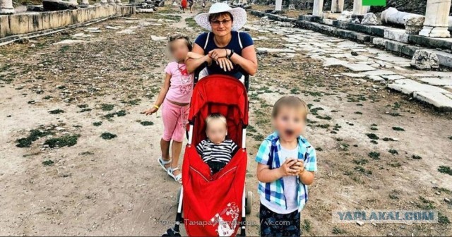 В Абхазии в море унесло туристку и троих ее детей