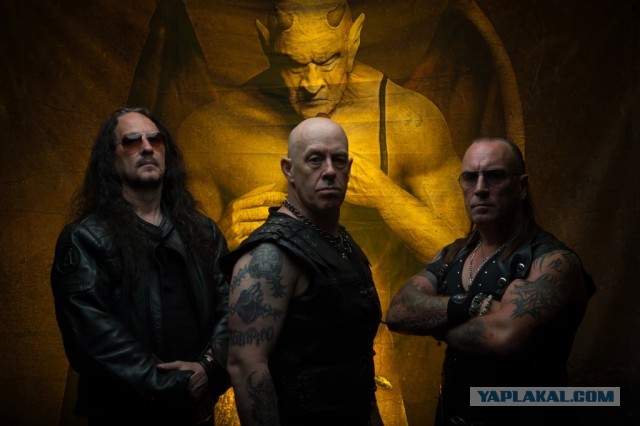 Пользователи Твиттера заметили сходство во внешности Евгения Пригожина и басиста из метал-группы Venom Inc.