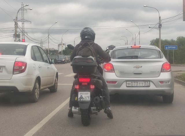 Новая мода у наших лучших друзей - моточиклистов.