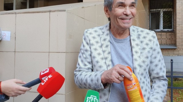 Мужчине разорвало желудок после выпитого коктейля с жидким азотом на корпоративе.
