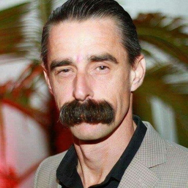 Не усики, а пропуск в Босфор: Турецкий политик отрастил кусты на лице и стал героем соцсетей