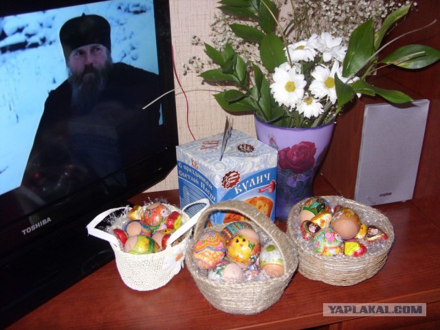 Красивый вариант окраски яиц на Пасху
