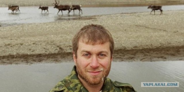 Свитер с оленями