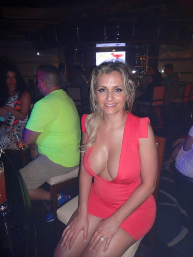 А что там женщины, наши милые дамы ? Как там они поживают ?