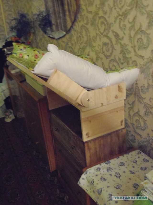 Пеленальный столик