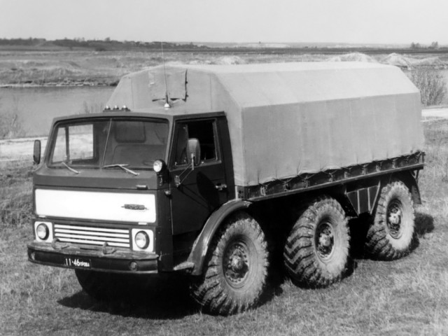 Военные грузовики