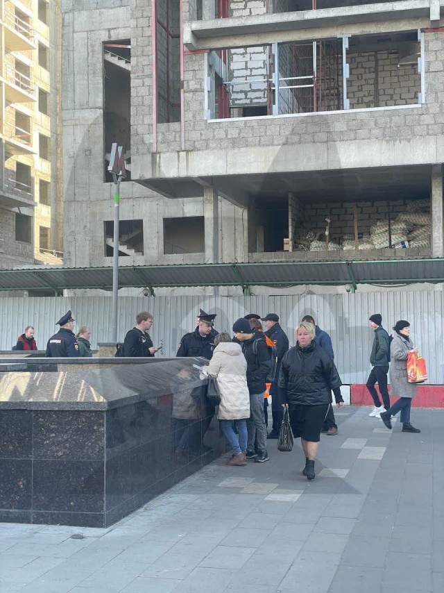 В Москве зафиксированы  “повесточные облавы” у станций метро.