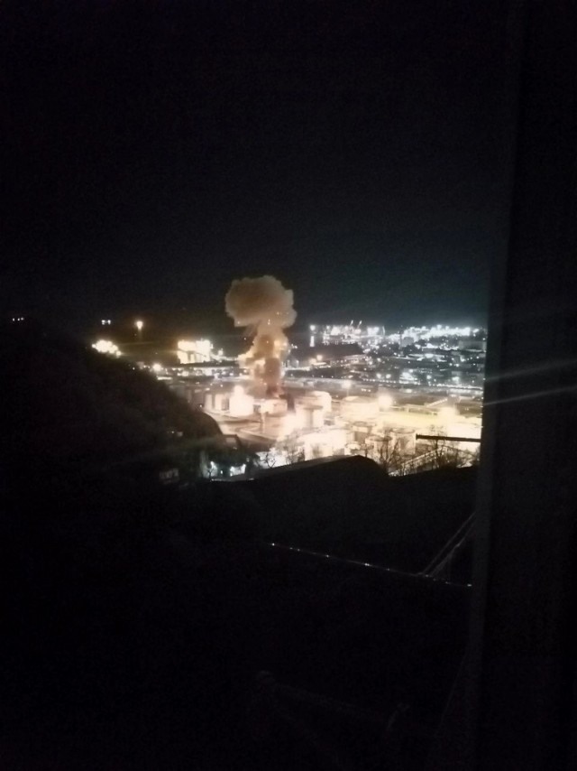 На нефтебазе в Туапсе произошел пожар