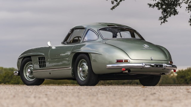 10 самых дорогих автомобилей аукциона Mecum за 2022 год.
