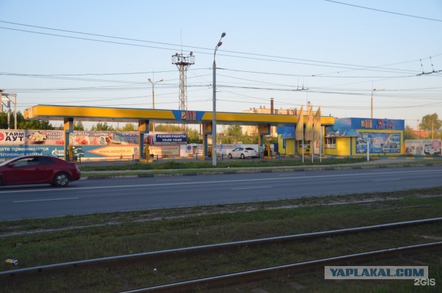Дачник натравил на петербуржца силовиков из-за сине-желтой крыши