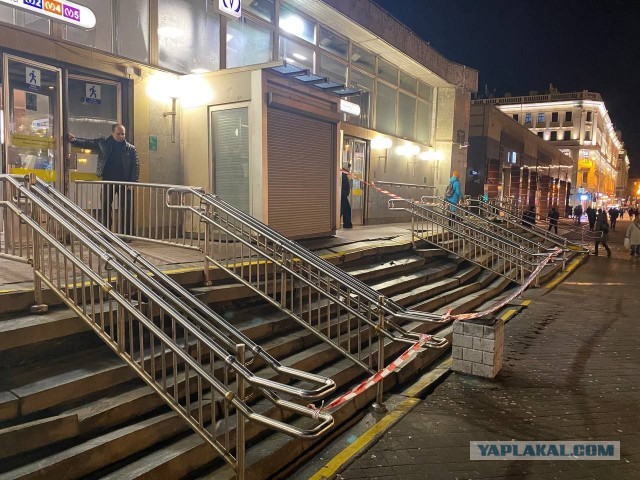 Метро Сенная. Жаркая ночь